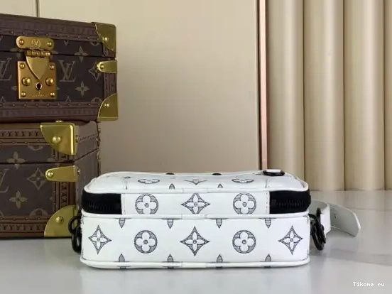 Affordable LOUIS Alpha-11.0*18.5*6.5CM Nano VUITTON 0529